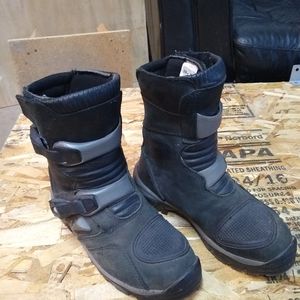 Forma Adventure Low motorcycle boots. Size Eur 39